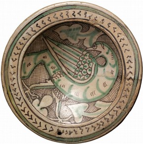 Dish with bird design, Orvieto, Italy, 1270–1330. Museum no. C.202-1928