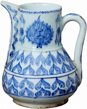 Figure 5 - Jug, 1715-1740, Kütahya, Turkey. Museum no. 335-1892