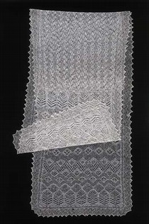 Shawl, 1935. Museum no. T.335-1980
