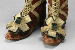 Coronation herald’s boots, 1797. Museum no. TK1399/1-2, © The Moscow Kremlin Museums