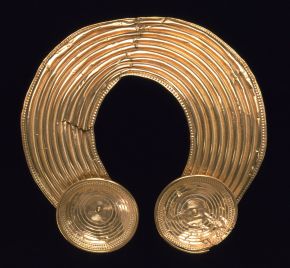 Collar known as The Shannongrove Gorget, maker unknown, Ireland, late Bronze Age (probably 800-700 BC). Museum no. M.35-1948. © Victoria & Albert Museum, London. 