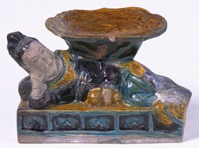 Figure 1 - Ceramic pillow, China, Ming dynasty, 1450-1550, fahua ware. Museum no. C.46-1911