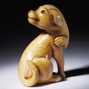 Carved ivory netsuke, Japan, about 18th century. Museum no. A.44-1930