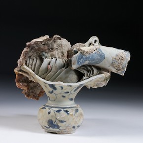 Fused spittoon, tea bowls and vase neck, Jingdezhen, China, about 1725. Museum no. FE. 7-2007