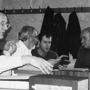 Figure 1. David Helliwell discussing Chinese bindings and enclosures, Bodleian Library.