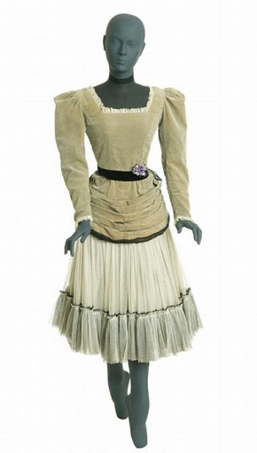 Theatre costume, Sophie Fedorovitch, 1944. Museum no. S.308-1985