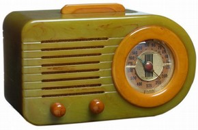 Bullet streamliner radio model 115, Fada Radio & Electric Co. Inc, 1940. Museum no. W.26-1992