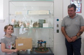 James Foram’s family receiving his Access prize at the Inspired by Private View