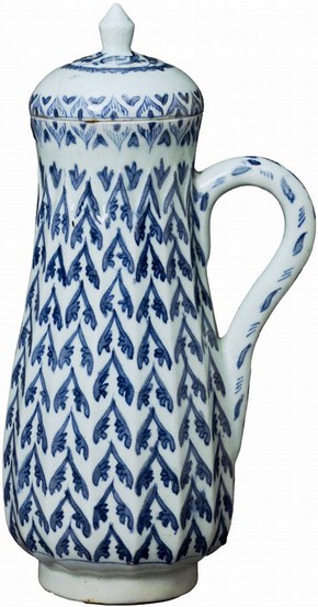 Figure 6 - Ceramic coffee pot, Turkey, 1700-1800. Museum no. C.73 & A-1944