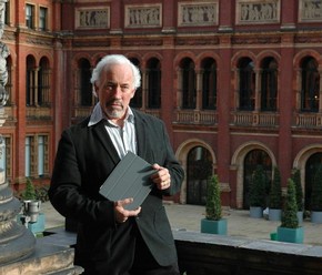 Simon Callow © Victoria & Albert Museum, London