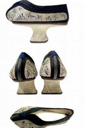 Manchu horse-hoof shoe, Musuem no. LOST 110/FE.1 9/11,3,2