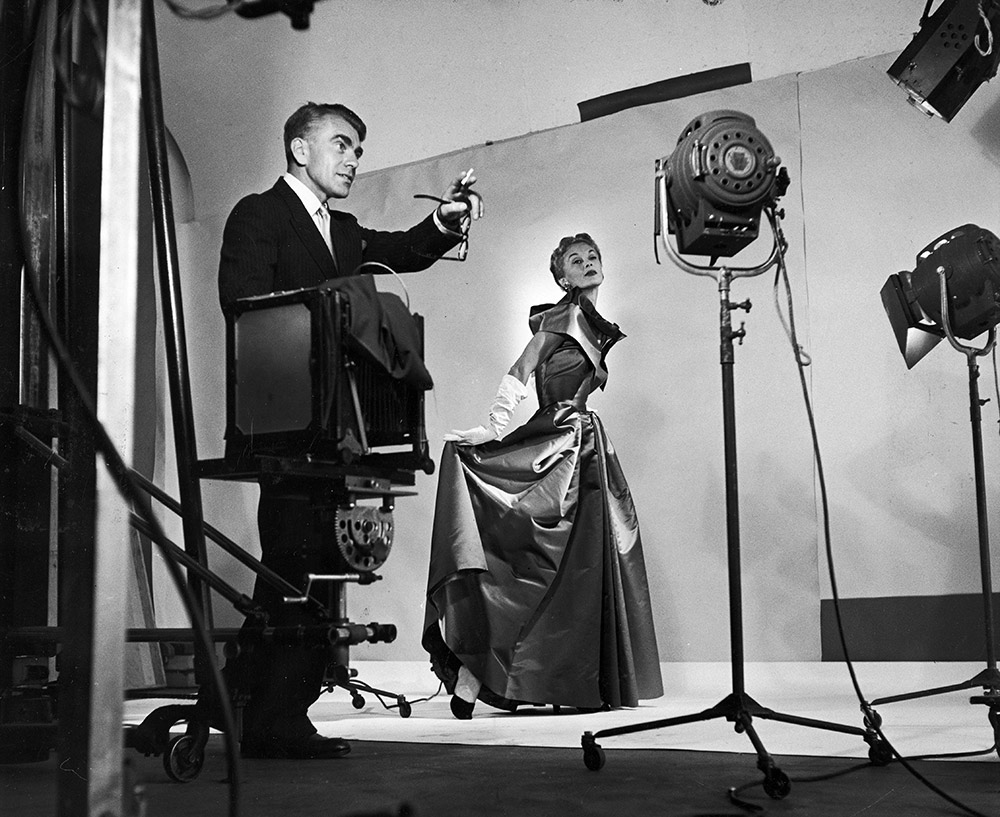 Horst directing fashion shoot with Lisa Fonssagrives, 1949. Photo by Roy Stevens/Time & Life Pictures/Getty Images