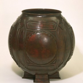 Urn, Frank Lloyd Wright, about 1902. Museum no. M.28-1992