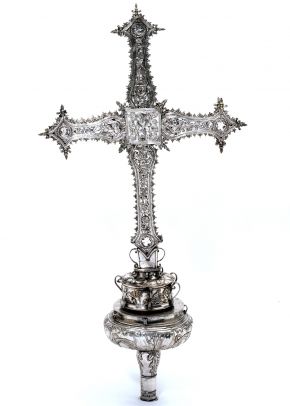 Processional cross, maker's mark of Domingo Martinez, 1553. Museum no. M. 148-1956, given by Dr W.L. Hildburgh FSA, © Victoria and Albert Museum, London