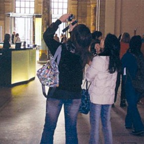 Image of V&A visitors © Jacqueline Wyatt