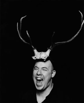 Portrait of Alexander McQueen, 1997 photographed by Marc Hom. © Marc Hom/Trunk Archive