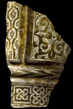 Figure 3 - Fragment of a vase, 1250-1350, Malaga, Spain. Museum no. C.787-1921