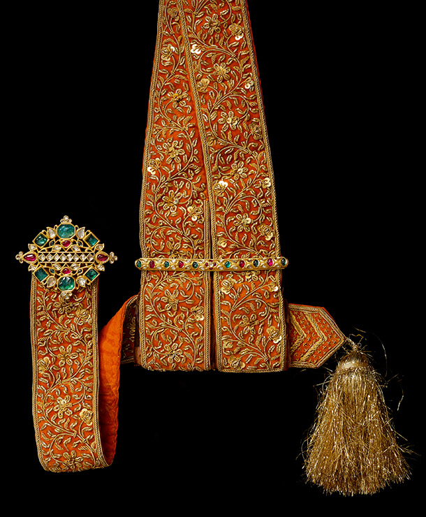 Silk sword sash with jewelled gold fittings © The Al Thani Collection