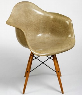 Figure 2 - Armchair, Charles Eames, 1950. Museum no. W.15-2007