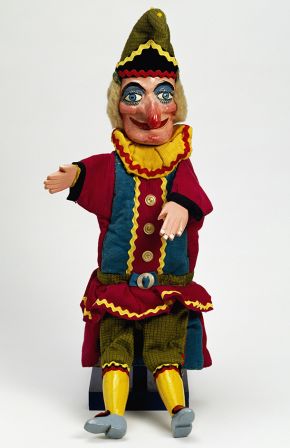 Punch puppet, Fred Tickner, about 1975. Museum no. S.554-2001. © Victoria and Albert Museum, London. 