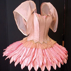 Figure 2. S.387-1985 Tutu for leading female dancer in George Balanchine's ballet 'Bugaku'. (Photography by Sam Gatley)