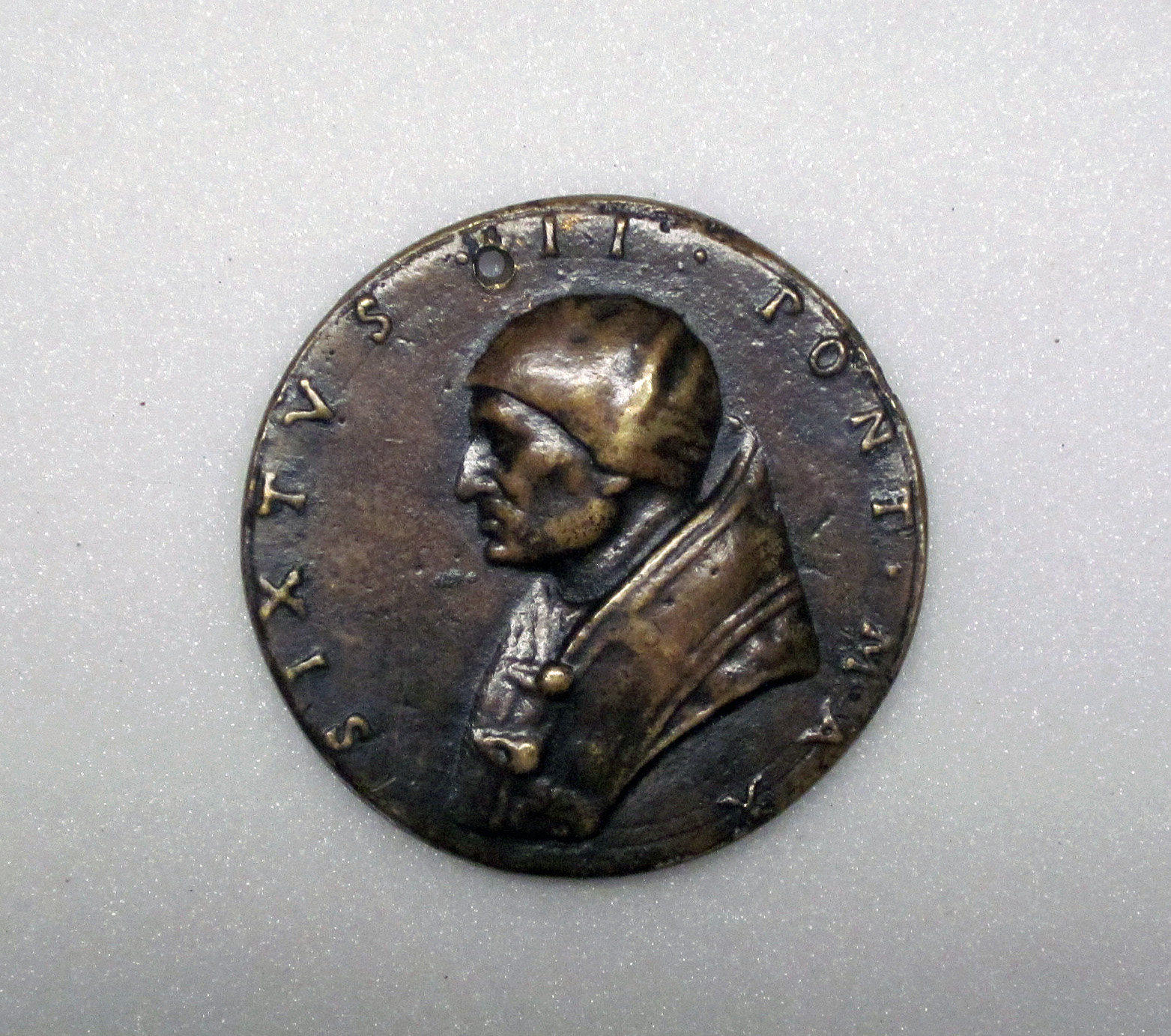 1198-1893, medal showing Pope St. Sixtus II, Italy, 16th century (C) Victoria and Albert Museum, London