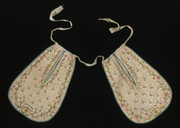Pockets, England, 1700-1725, V&A: T.281&A-1910. Photograph © Victoria and Albert Museum, London