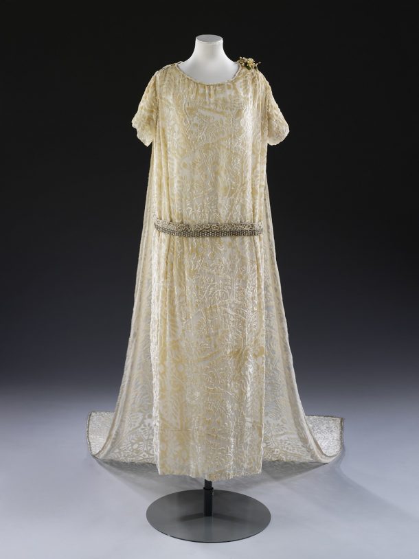 Debenhan & Freebody wedding dress, 1926 © V&A Collection 