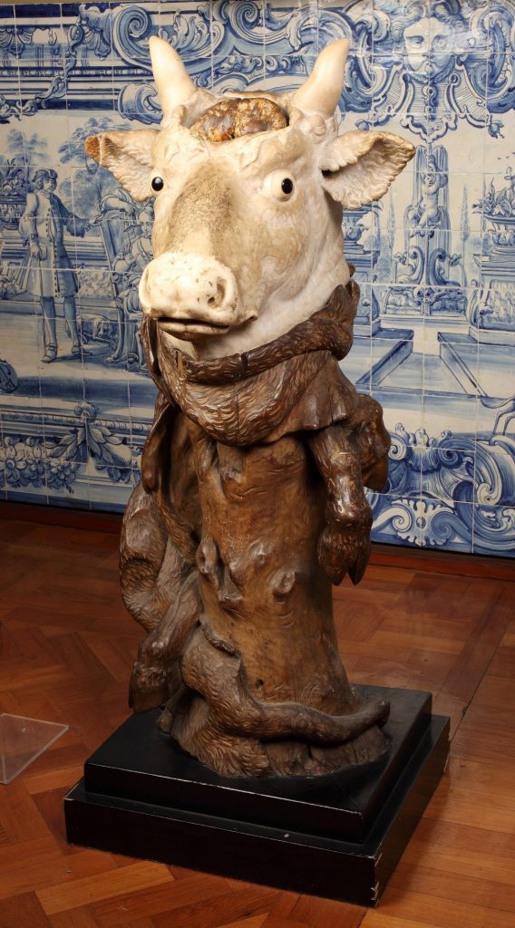 Statue of the head of an ox on a tree trunk, Italy, 1650-1700. Museum no. 60-1882 © Victoria and Albert Museum, London