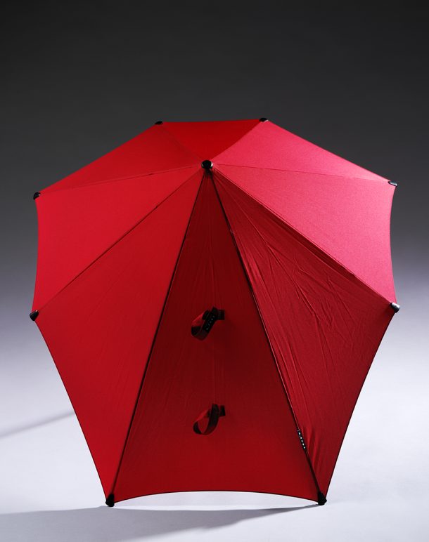 Storm umbrella by Senz; designed 2004-2005, Delft; manufactured 2014-2015 in China © Victoria and Albert Museum, London