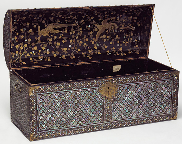 Coffer, late 16th century - early 17th century, Japan. Museum no. FE.33-1983, Purchased with the assistance of the Garner Fund, © Victoria & Albert Museum, London