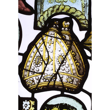 Glass fragment depicting a jewelled bishop’s mitre, a ‘mitre pretiosa’, England, mid 15th century. Museum Number: C.386-1915 @ Victoria and Albert Museum, London 