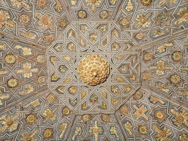 Detail of the centre of the ceiling, covered in geometric pattern