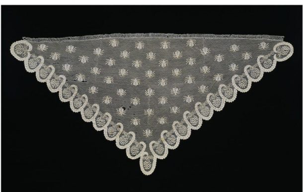 Lace fichu made in France