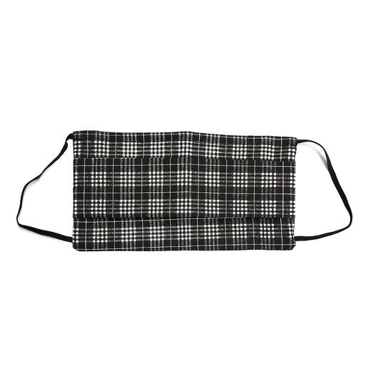 Face mask with plaid design