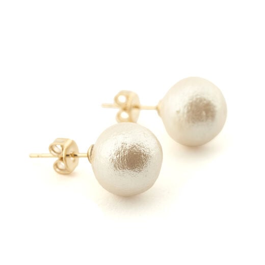 Cotton pearl stud earrings by Anq – 10mm