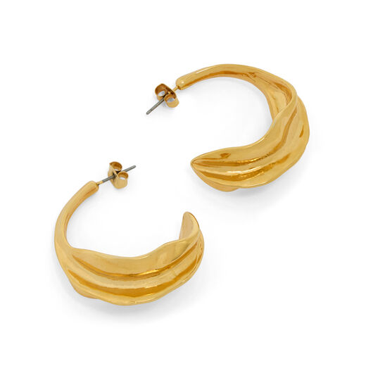 Wavy hoop earrings