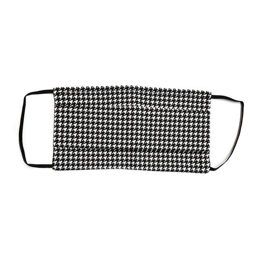 Face mask with houndstooth design