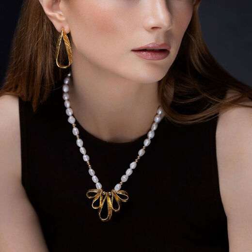 Regency statement petal lace pearl necklace by Emma Calvert