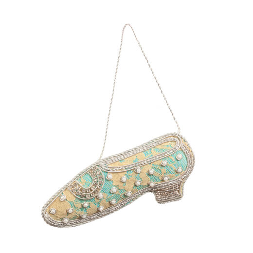 18th century shoe embroidered decoration