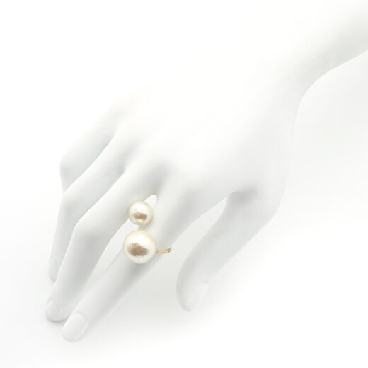 Cotton pearl ring by Anq