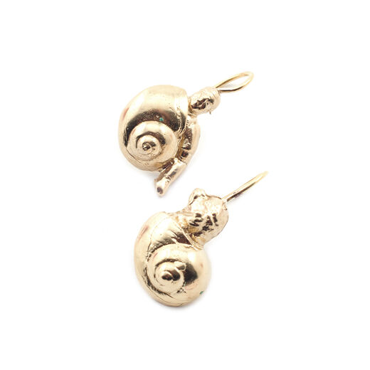 Snail hook earrings by Alice Gavalet