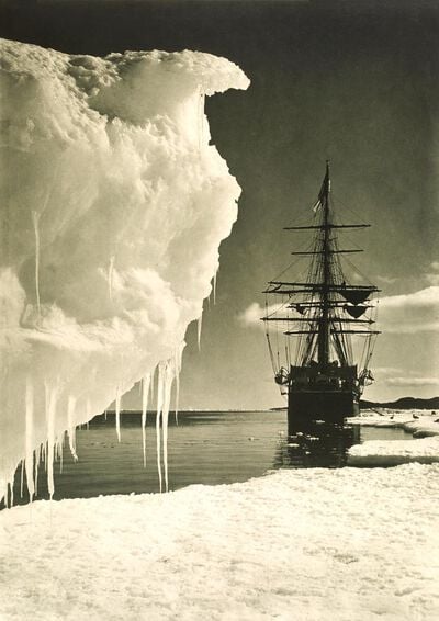 The Terra Nova next to the Icefoot
