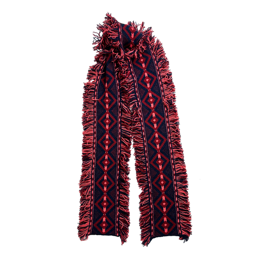 A woollen pattern scarf made with pink and burgundy yarns.
