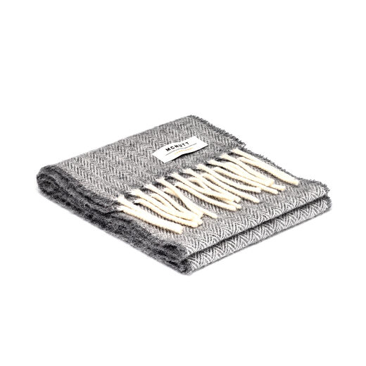 Grey child&rsquo;s scarf by McNutt of Donegal