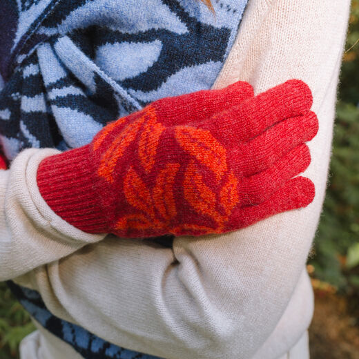 Arts and Crafts red lambswool gloves