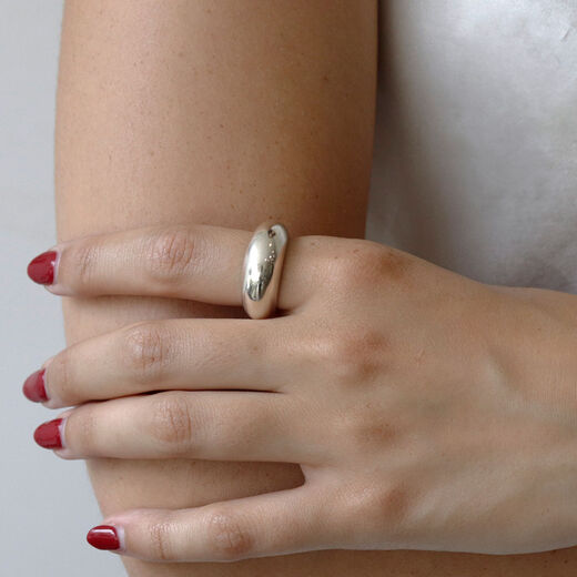 Simple silver ring by Mounir