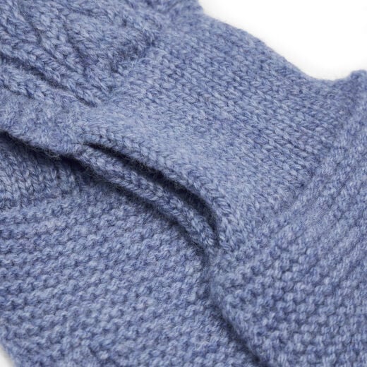 Blue short pull-through wool scarf
