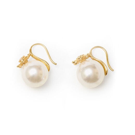 Pearl flower stud earrings by Carousel Jewels