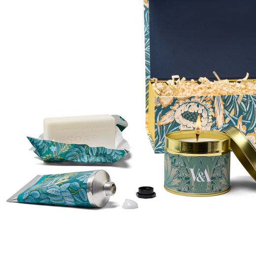 V&A Jasmine & Sea Salt gift box
